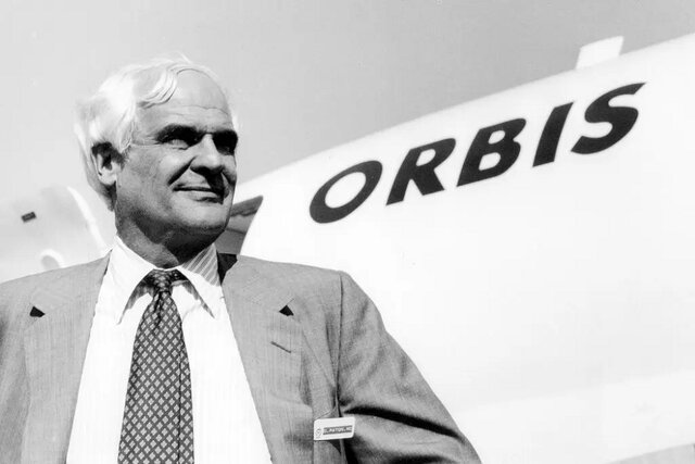 معرفی خالق «بیمارستان چشم پرنده» که در ۹۴ سالگی درگذشت معرفی خالق «بیمارستان چشم پرنده» که در ۹۴ سالگی درگذشت