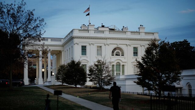 کاخ سفید اعضای کمیسیون هنرهای زیبا را اخراج کرد کاخ سفید اعضای کمیسیون هنرهای زیبا را اخراج کرد