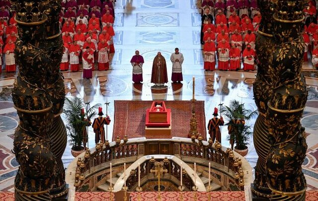 انتقاد از رفتار تحقیرآمیز رژیم صهیونیستی در وداع جهانی با پاپ انتقاد از رفتار تحقیرآمیز رژیم صهیونیستی در وداع جهانی با پاپ