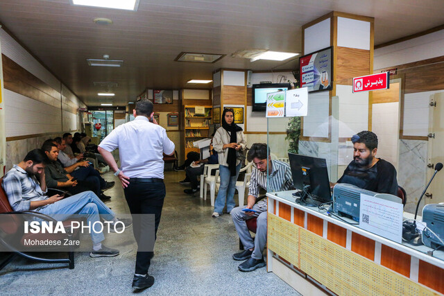 موج همدلی و نوع‌دوستی مردم مشهد در پایگاه‌های انتقال خون برای کمک به مردم بندرعباس