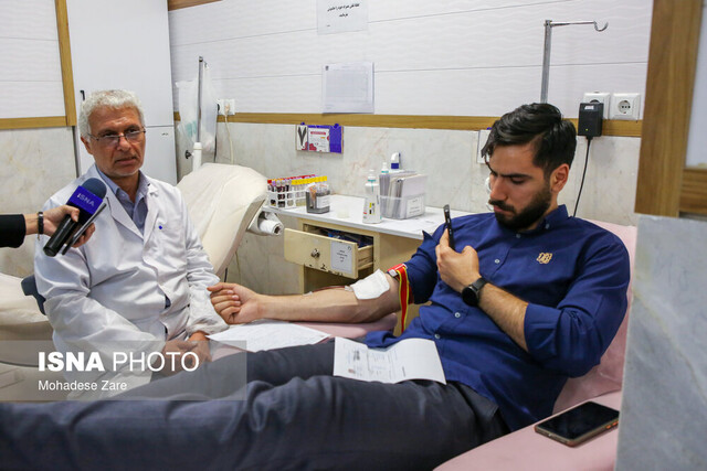 موج همدلی و نوعدوستی مردم مشهد در پایگاههای انتقال خون برای کمک به مردم بندرعباس