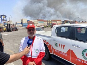 ادامه عملیات لکه‌گیری در بندرعباس/ وزش باد کار اطفای حریق را دشوار کرد