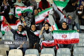 نگاهی به تجربه هواداری زنان در فوتبال ایران