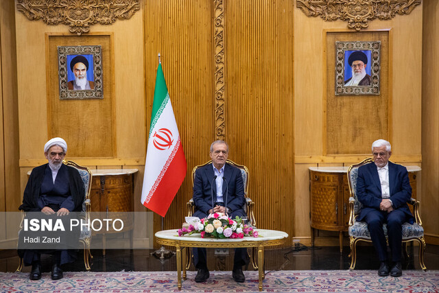 پزشکیان: دنبال گسترش روابط ایران و آذربایجان هستیم پزشکیان: دنبال گسترش روابط ایران و آذربایجان هستیم