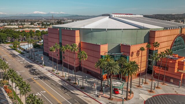 سالنها و ورزشگاههای میزبان المپیک ۲۰۲۸+ عکس