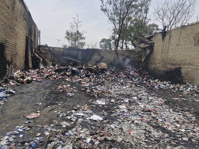 جزئیات حریق یک انبار در خیابان شهید رجایی/خسارت ۸۰۰ میلیاردی حادثه