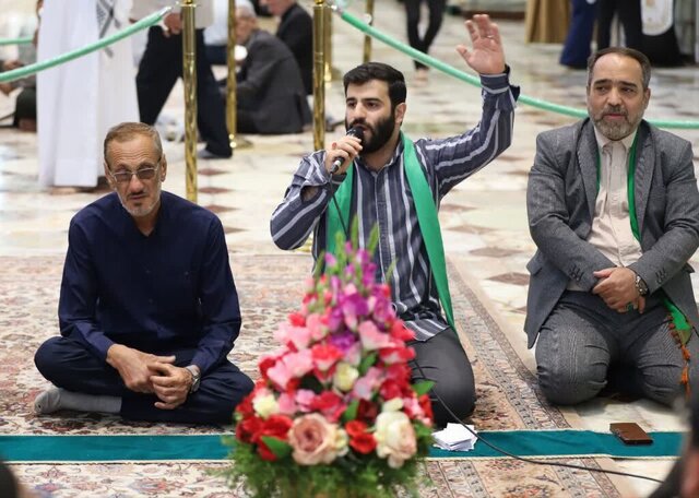 آیین خطبهخوانی مداحان قم در حرم مطهر بانوی کرامت + تصاویر