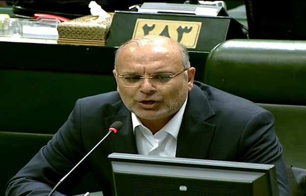 لک علی آبادی: تمرکززدایی یعنی منابع هر استان در همان منطقه سرمایهگذاری شود لک علی آبادی: تمرکززدایی یعنی منابع هر استان در همان منطقه سرمایهگذاری شود