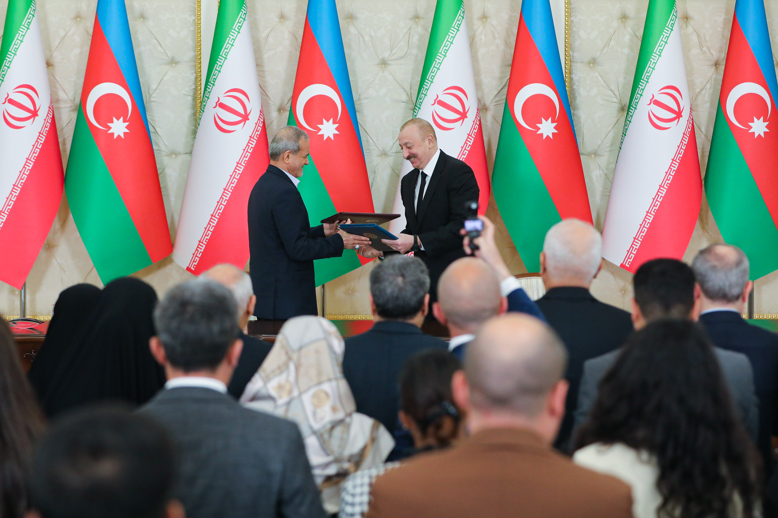 «در میان مردم خودمان»