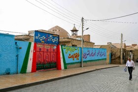 مسجد تاریخی آقانور محله دردشت که قدمتا آن به دوران صفوی باز می‌گردد با معماری مساجد چهار ایوانی ساخته شده است.