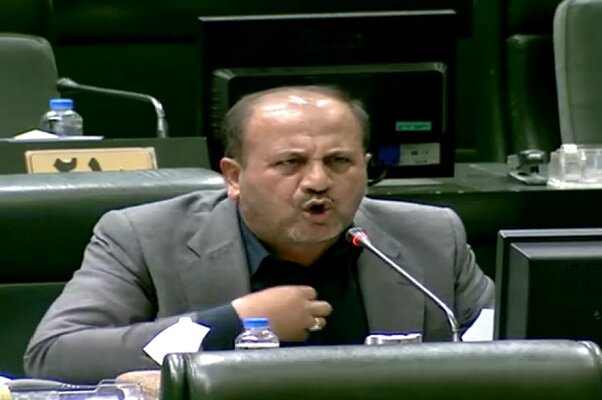 نوروزی: بازنشستگان، کارگران و کارمندان شرایط سختی دارند