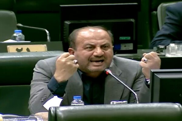 نوروزی: وزیر نیرو برای ارائه برنامه‌های مقابله با ناترازی انرژی در مجلس حضور پیدا کند