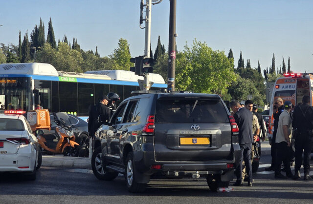 کاروان خودرویی نتانیاهو، نوجوان ۱۷ ساله را راهی بیمارستان کرد