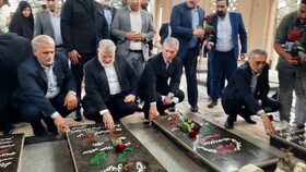 استاندار تهران به مقام شامخ شهدا در پاکدشت ادای احترام کرد