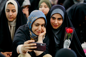 جشن و اجتماع بزرگ دختران دانشجو با عنوان «عهد خواهرانه» - قم
