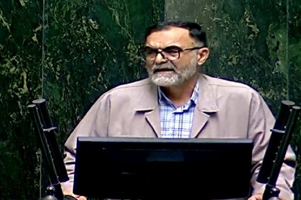علیزاده برمی: بانکها به یک غده سرطانی برای اقتصاد تبدیل شدهاند علیزاده برمی: بانکها به یک غده سرطانی برای اقتصاد تبدیل شدهاند