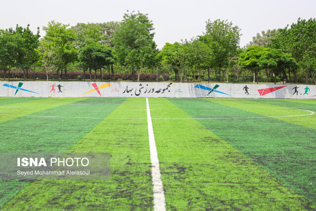 بهرهبرداری از چهار زمین چمن مصنوعی در مدارس کاشان  بهرهبرداری از چهار زمین چمن مصنوعی در مدارس کاشان