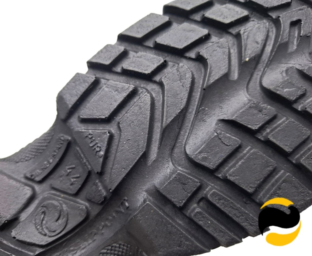 ایمنی در محیطهای صنعتی؛ نقش کفش مناسب در کاهش آسیبهای شغلی