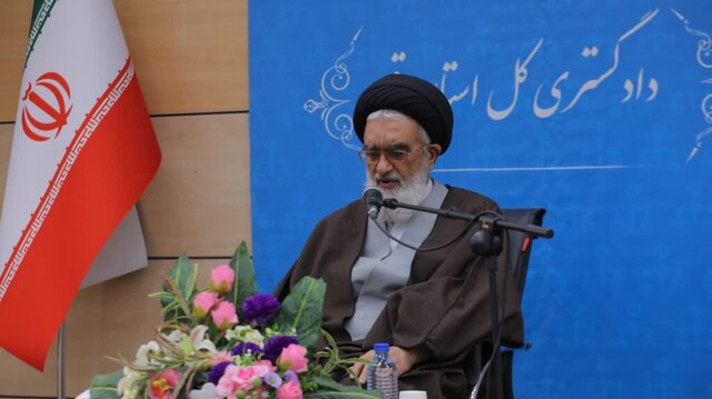 قاضی نباید در قضاوت عجله داشته باشد