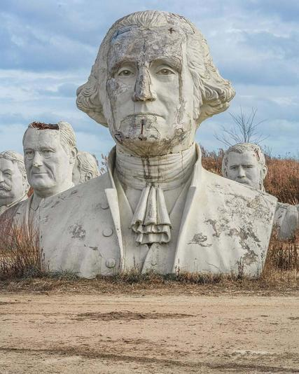 اینجا سرهای غولپیکر «روسای جمهور آمریکا» رها شدهاند