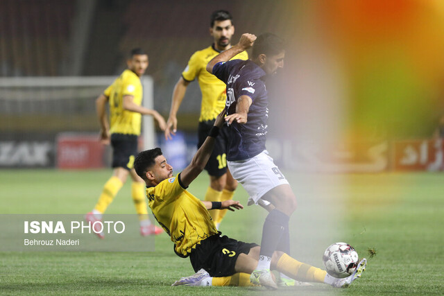 سکوت کمیته داوران درباره اخراج بحثبرانگیز یوسفی/ پنالتی استقلال و تراکتور تایید شد سکوت کمیته داوران درباره اخراج بحثبرانگیز یوسفی/ پنالتی استقلال و تراکتور تایید شد