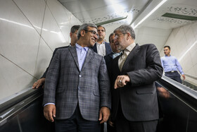 غلامحسین مظفری، استاندار خراسان رضوی و محمدرضا قلندر شریف، شهردار مشهد در مراسم افتتاح ايستگاه قطار شهری «شهيد فكوری»