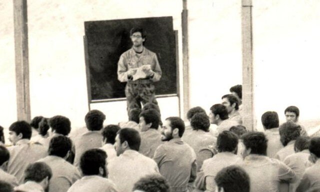 آموزگارانی که مدافع دو سنگر بودند