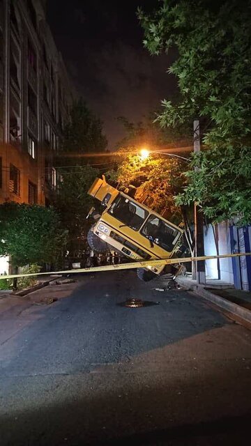 واژگونی جرثقیل ۶۰ تنی در غرب تهران