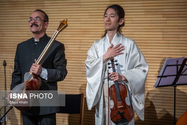 کیوان ساکت «افسوس» خود را به کشتهشدگان بندرعباس و هیروشیما تقدیم کرد