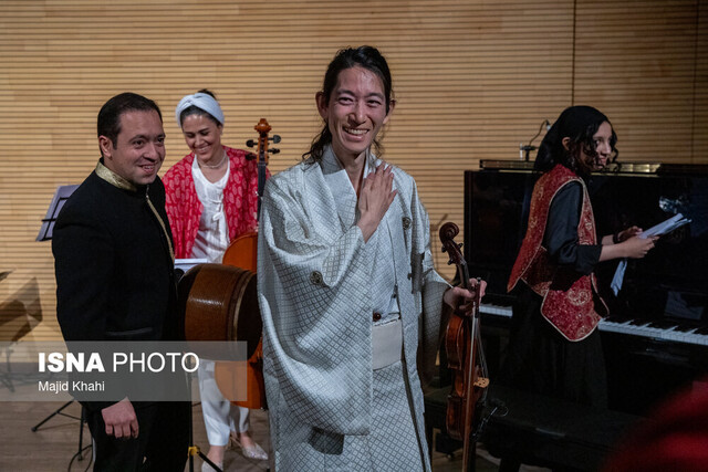 کیوان ساکت «افسوس» خود را به کشتهشدگان بندرعباس و هیروشیما تقدیم کرد