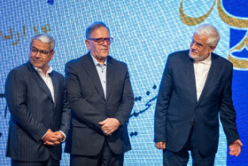 محمد رضا عارف، معاون اول رئیس جمهور و ولیالله سیف، رئیس سابق بانک مرکزی در مراسم گرامیداشت یکصد سالگی بانک سپه