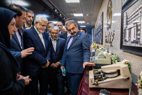 آیتاله ابراهیمی، مدیرعامل بانک سپه و محمد رضا عارف، معاون اول رئیس جمهور در حاشیه مراسم گرامیداشت یکصد سالگی بانک سپه