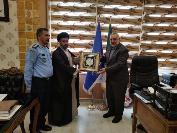 حمایت ارتش از انتشار کتابهای مفید