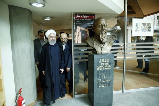 بازدید روحانی از سازمان اسناد و کتابخانه ملی ایران