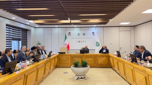 احداث ۲۵۰ مگاوات نیروگاه برق خورشیدی در مناطق محروم توسط بنیاد مستضعفان