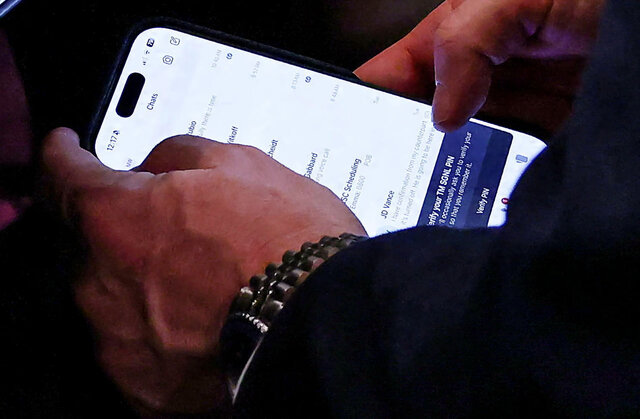 ماجرای سقوط والتز؛ از سیگنالگیت تا همدستی با نتانیاهو علیه ایران