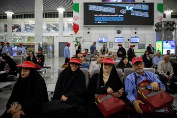 بدرقه نخستین گروه از زائران حج ۱۴۰۴