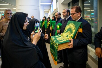 بدرقه نخستین گروه از زائران حج ۱۴۰۴