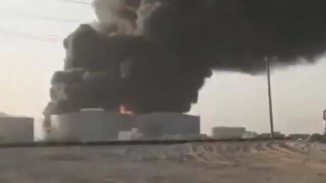 انفجار در مخازن سوخت بندر پورتسودان پس از حملات پهپادی