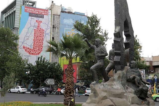 دیوارنگاره میدان فلسطین تهران درباره عملیات موفق یمن شکست هیمنه اسرائیل با عملیات موشکی یمن