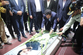 حضور معاون رئیس جمهوری  بر سر مزار استاندار فقید آذربایجان شرقی