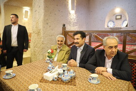 بازدید عبدالکریم حسین‌زاده، معاون رییس جمهور در امور توسعه روستایی و مناطق محروم کشور و بهرام سرمست، استاندار آذربایجان‌شرقی از پروژه های تاریخی و گردشگری روستای کندوان شهرستان اسکو