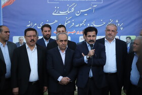 حضور عبدالکریم حسین‌زاده، معاون رییس جمهور در امور توسعه روستایی و مناطق محروم کشور و بهرام سرمست، استاندار آذربایجان‌شرقی   در مراسم افتتاح و کلنگ‌زنی پروژه نگارخانه