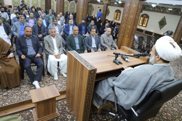 لزوم الگوگیری معلمان از پیامبر اسلام و شهید مطهری