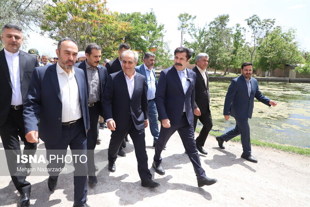 بازدید معاون رییس‌جمهور در امور توسعه روستایی از روستای قاضی جهان در آذرشهر