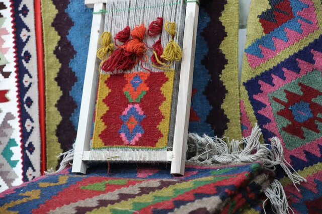 تندیس نماد شهر ملی گلیم عنبران نمین رونمایی می‌شود