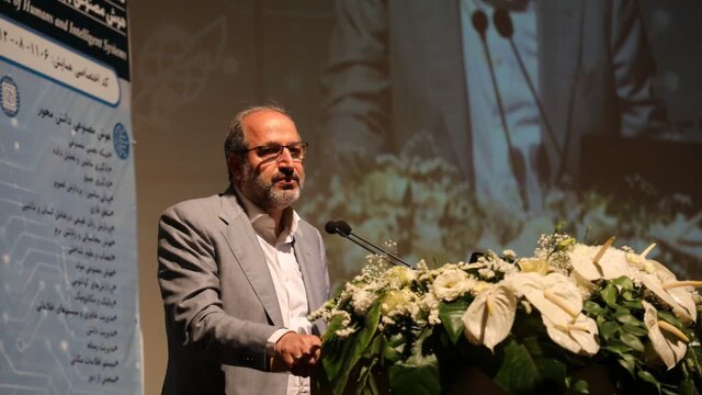 پیشرفت‌های علمی و فناوری باید متناسب با نیازهای واقعی کشور باشد