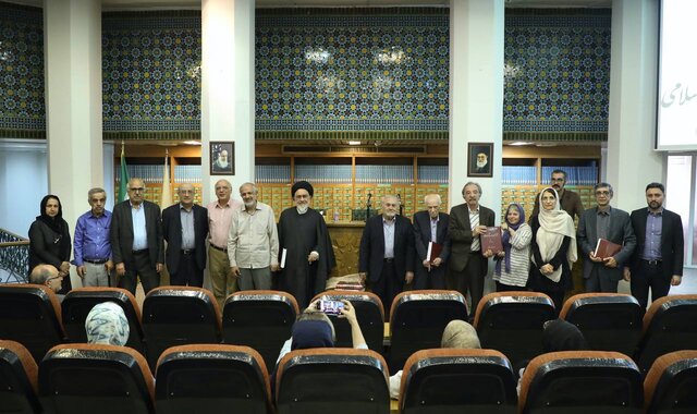 خوششانسیم که زبانمان فارسی است!