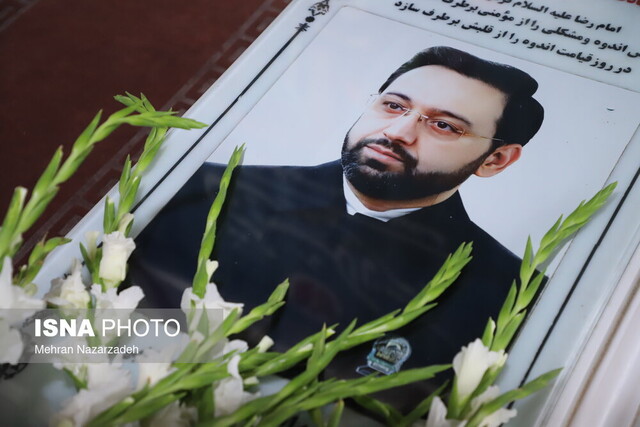 حضور معاون رییس جمهور  بر سر مزار شهید مالک رحمتی