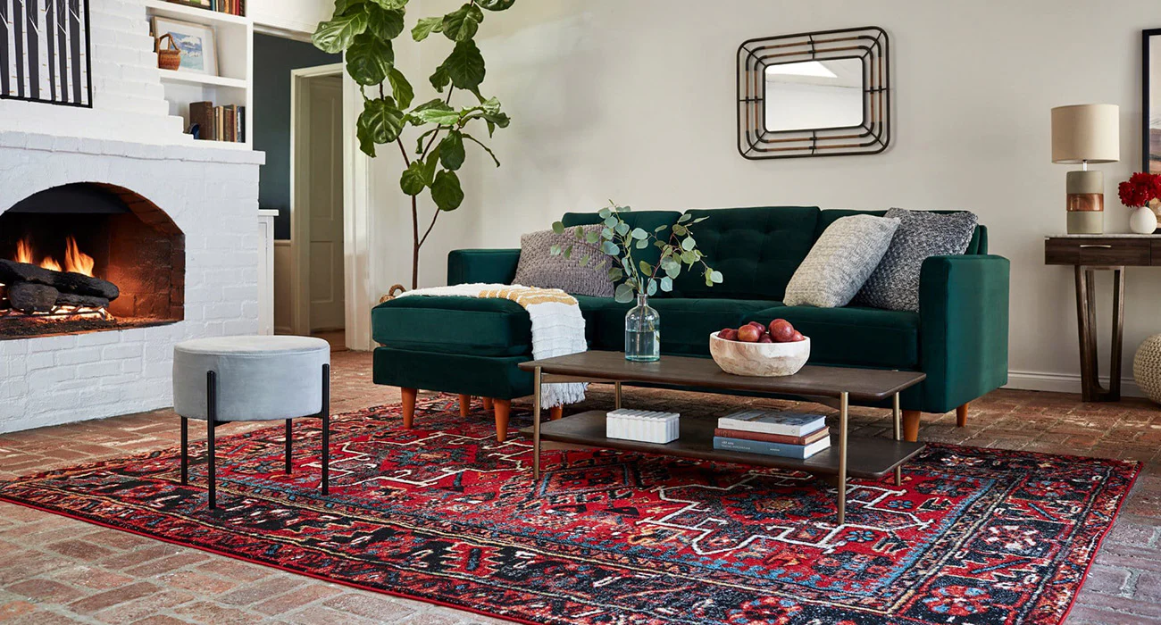 ترفندهای طلایی در ست کردن مبل سبز با فرش قرمز